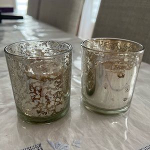 🆕 2 golden candles holders with candles